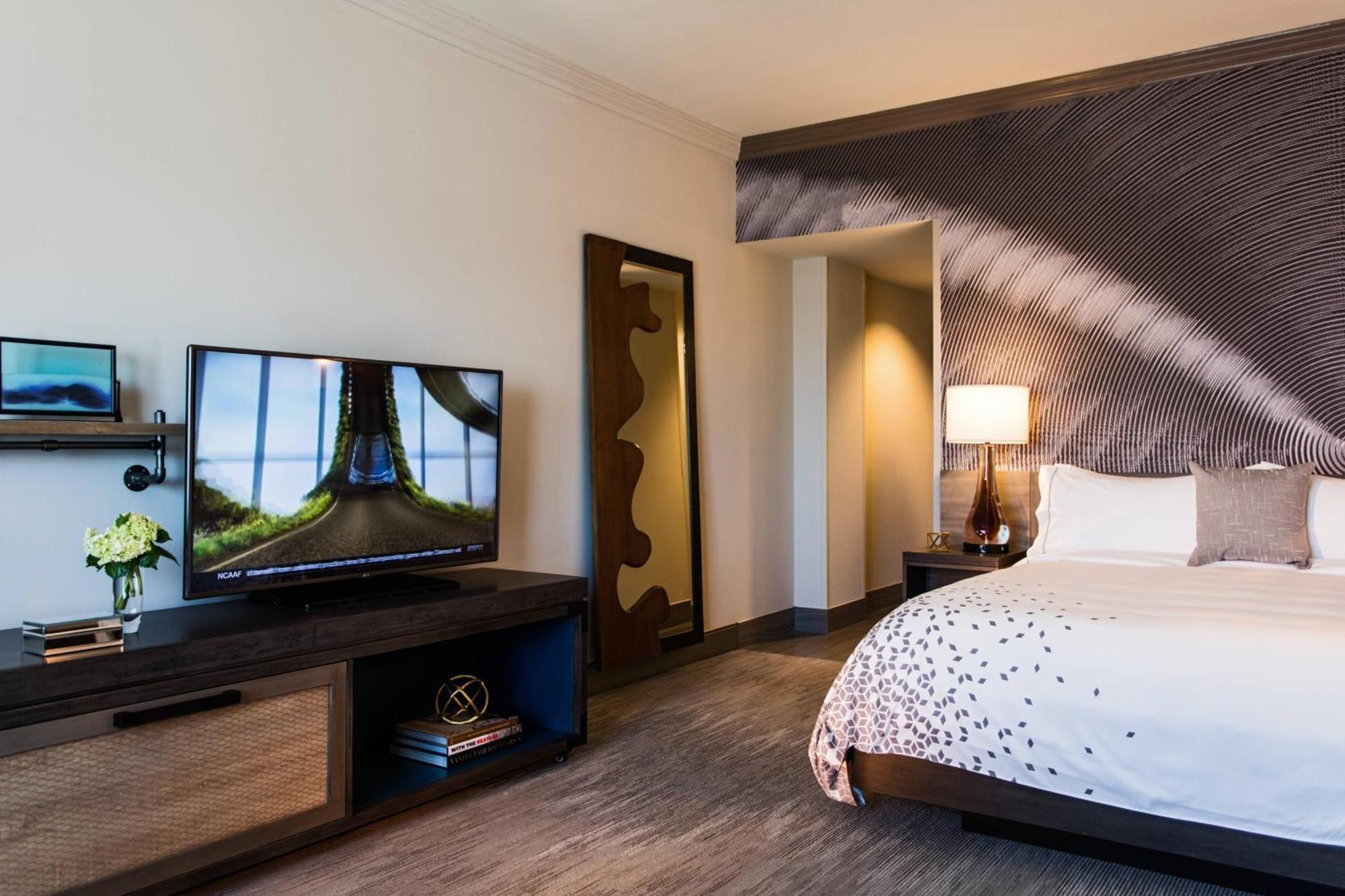 Renaissance Waterford Hotel 4*