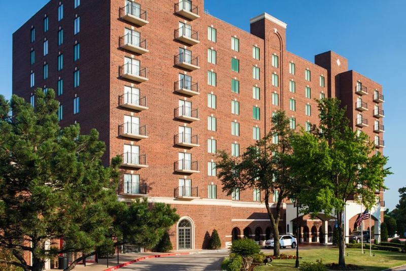 Hotel Renaissance Waterford Oklahoma City